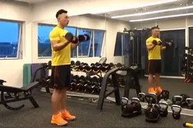 锻炼肱二头肌的同时改善体态——外旋二头弯举！图片