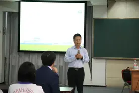 吉大一院名师团队走进东师附中——肝胆胰内科专家牛俊奇教授分享《感染与免疫——新冠病毒与人类的博弈》图片