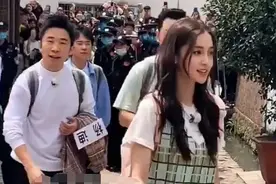 baby太瘦了，小脚裤都撑不起来，看到效果，还是你的女神吗？图片