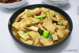 豆腐和它是绝配，大火一炖，鲜香入味超好吃，要试试图片