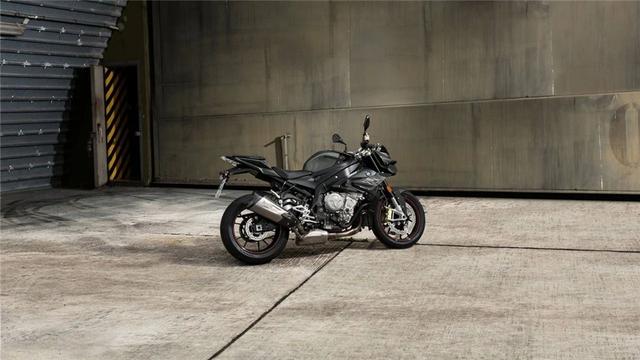 宝马s1000, 宝马s1000rrm版落地价(宝马发布2021款公升超跑s1000rr)