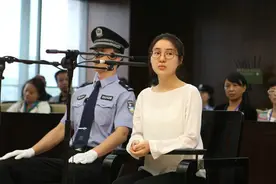 真假郭美美？她因名字撞车郭美美,被骂十年无奈退圈,扬言绝不改名图片