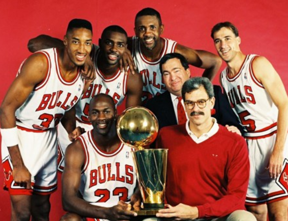 公牛王朝解体始末,禅师与管理层矛盾是导火索,间接造成乔丹退役