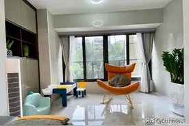 厨房阳台不装门，客厅面积立刻翻倍，这家太任性了图片