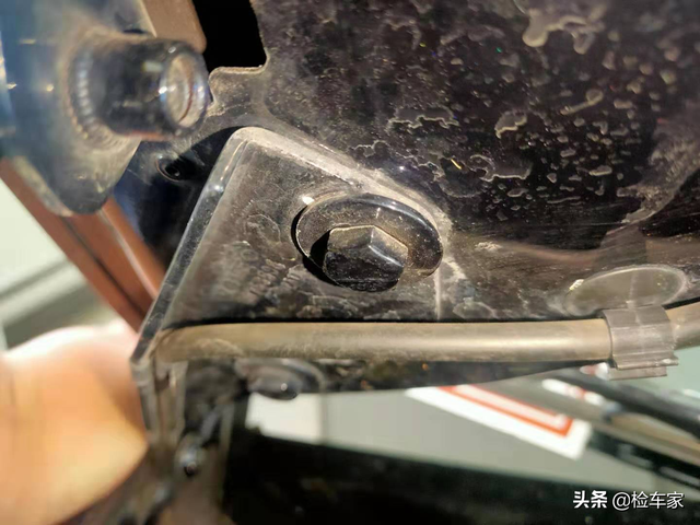 花70万买辆阿斯顿马丁Vantage，打开一看才开2万公里！网友：太值