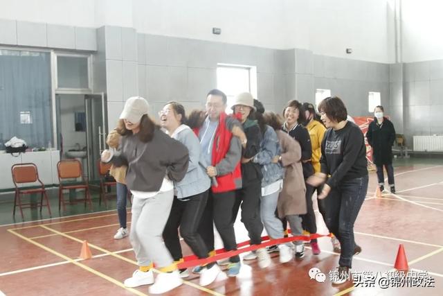 运动会通讯稿范文 运动会通讯稿范文300字(图2) 运动会通讯稿范文 运动会通讯稿范文300字(图2)