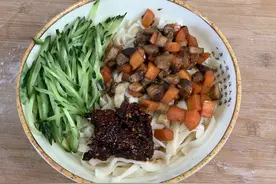 做手擀面好吃有诀窍，牢记2个技巧，擀好的面条筋道爽滑又过瘾图片