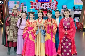 《上错花轿嫁对郎》剧组重聚，台上温馨拍照，台下发文全是小心思图片