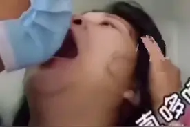 抗麻体质产妇，无麻药顺转剖生下双胞胎，产房外丈夫泪流满面图片