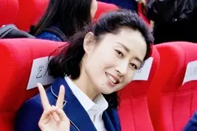 她从不炒作，只认真地演好戏，影视作品几乎全是女一号图片