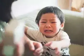 孩子到了“可怕的两岁”！这3个“坏毛病”不能惯，该打就得打图片