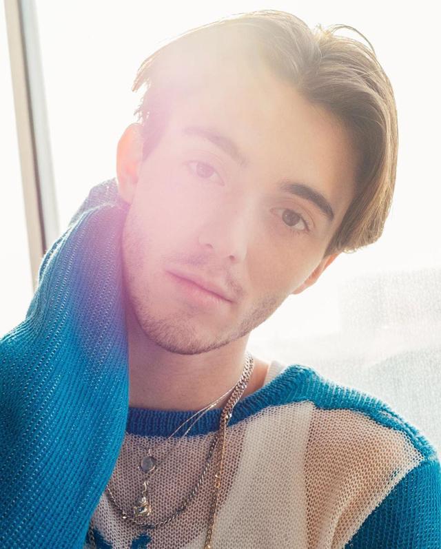 灰森 Greyson Chance 最新写真照出炉