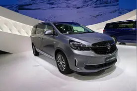 “胖头鱼”版新款别克GL8亮相，内饰更豪华，坐满7人无压力图片