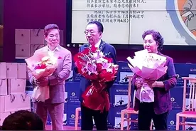 侯耀文弟子收徒引嘲讽！被指似乡村大舞台，现场致词疑内涵郭德纲图片