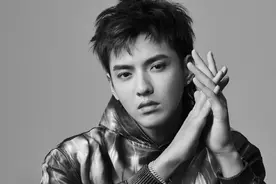 吴亦凡事件再升级，都美竹再次发声惹争议，人民日报评论太解气图片