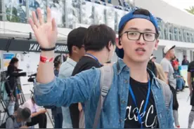 “奔跑吧”导演又抢戏？怼蔡徐坤宋雨琦，多亏沙溢打圆场图片