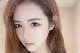 人气女主播无下限口嗨直播，触碰到平台红线，直播间直接被封图片
