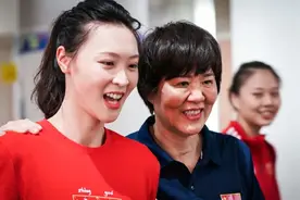 怀孕之后，惠若琪又迎好消息，她履职国际排联了，果然是人生赢家图片