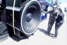 老外改装车载最大低音炮，调大音量那一刻，震撼才刚刚开始视频封面