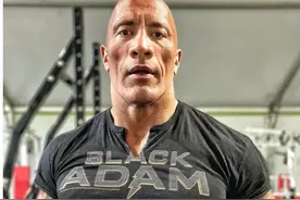 巨石强森新照胸肌瞩目，手臂青筋暴起，网友：一拳能把我脑浆打出图片