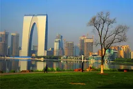 这样一条“秋裤”可以装下多少人图片