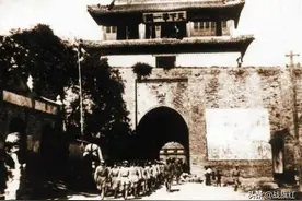 1945年山海关战役，蒋军在前面攻，美舰在后面不敢开一炮图片