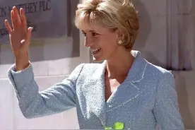 夏天穿套装，美得更高级图片