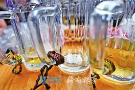 “老板，接一杯”，济南人的扎啤史，看这一篇就够了图片