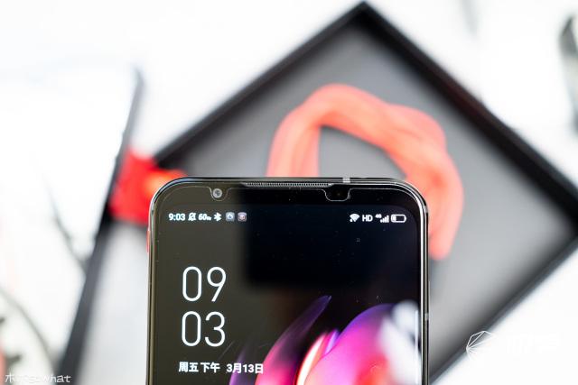 红魔5G暴走开黑，144Hz刷新率爽飞！除了打游戏它还有狠招～