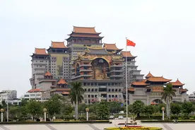 国内最神秘的宫殿：耗资30亿建造，占地14万平却至今不知是谁建的图片