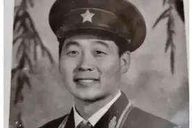 错换人生事件中，郭威的养父郭希宽也是一位军人，父爱如山沉默图片