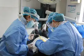 孩子牙断裂怎么办？请把断牙放在牛奶或生理盐水来医院"再接"图片