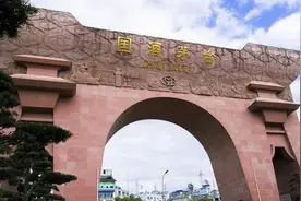 茅台教父：从亏损16年小厂到股价破1300元，50年喝掉两吨白酒图片