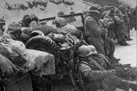 美军厚颜无耻！把撤退叫进攻，将长津湖之败称为陆战队的伟大胜利图片