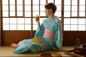 日本人进屋要脱鞋，若是有人“脚臭”怎么办？听听日本小姐姐咋说图片