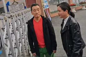 61岁刘亚津近照曝光，曾6登春晚住8㎡小屋，结婚34年太幸福图片