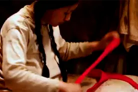 独守婚姻时，守护贞操有多难？看了《系红裤带的女人》你会被感动图片