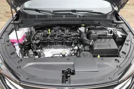 长安汽车搭载全新蓝鲸1.6T高压直喷发动机图片