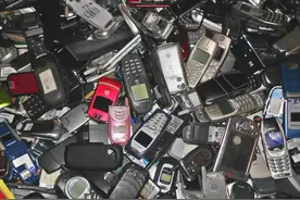 旧手机被回收之后干嘛用了？无利不起早，它的价值可不止一个盆图片