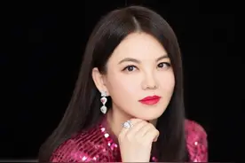 从21岁湖南花旦到42岁凭女翻红，步步错走到现在的李湘后悔吗？图片