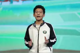 "立志进城拱白菜"的张锡峰被嘲，白岩松当年的一段话再次让人警醒图片