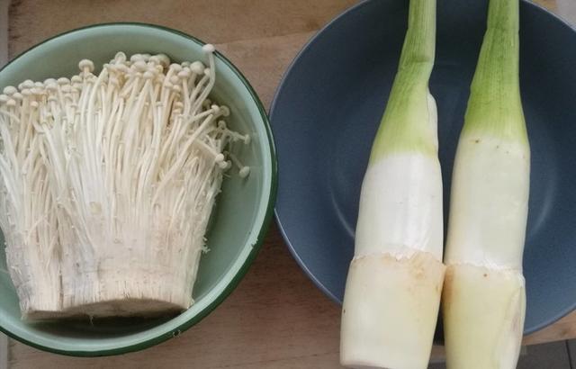 这菜是古代的贡品，如今人人都能吃，含有氨基酸，最适合立秋后吃