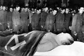 1976年，毛主席临终时穿的中山装，陪伴他走完生命最后一程图片