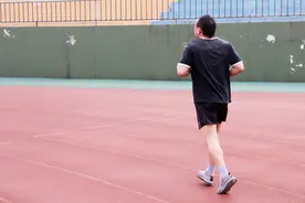 每天坚持晨跑五公里，六旬老人，最后换来了什么结果？图片