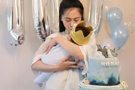 周丽淇晒老公视角陪儿子幸福出门，全赖傅程鹏体贴照顾产后零走样图片