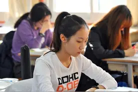 初中时期，学霸为什么不喜欢给同学讲题，有3点原因，太费力图片