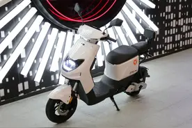 顶配新国标，我开了一周的雅迪冠能Li DT6上下班图片