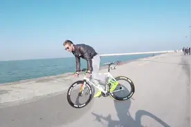 国外网红Dafne Fixed车队，死飞/固齿自行车刹车教学视频封面