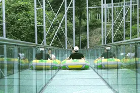嗨翻天！玉池公社千米玻璃水滑邀您体验风驰电掣的刺激图片
