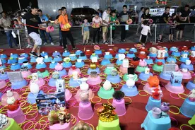 夜市摆摊“套圈”到底有多赚钱？投资2000-3000元，一天赚600元图片